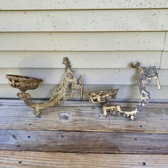 Lot 2 Vintage Cast Iron Oil Lamp Wall Sconces Swing Arm Antique Sconce - Picture 1 of 9